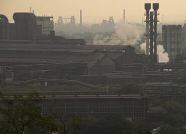 "Está en el aire, en tu celular y  acabará en tus huesos", alertan