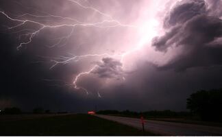 Mueren nueve personas al ser alcanzadas por un rayo