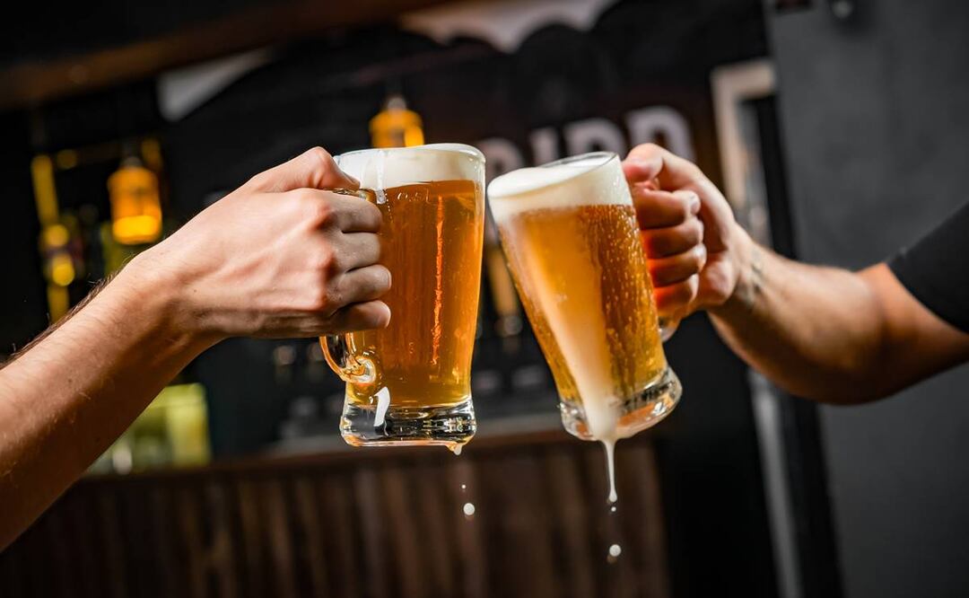 Para mantener bien conservadas las cervezas se recomienda mantenerlas en ambientes fríos y lejos de la luz. Foto: iStock/Odairson Antonello