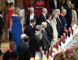 Tiffany Trump, desairada en banquete real: la hacen caminar detrás de su esposo