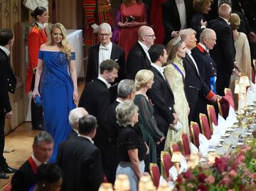 Tiffany Trump, desairada en banquete real: la hacen caminar detrás de su esposo