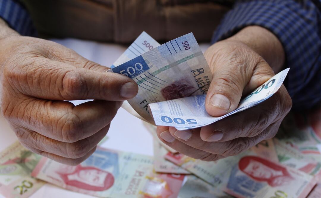 Aguinaldo 2023. ¿Qué hacer en caso de no recibirlo? ¿Qué sanciones enfrentan los patrones si no pagan? Foto: iStock-FJZEA