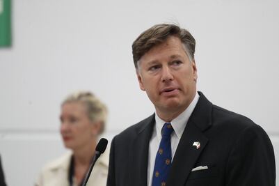 Embajador de Estados Unidos en México desata polémica al tratar tema fronterizo en Twitter