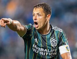 Jugadoras de Chivas e influencer reaccionan ante comentarios de 'Chicharito': "El problema es la masculinidad frágil"