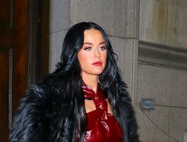 Katy Perry deslumbra con top y pantalones de cuero en Nueva York