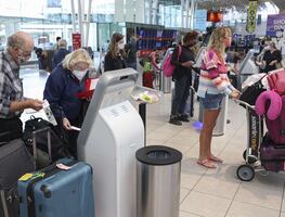 ¿Quitarán la visa por intentar viajar a EU sin estar vacunado?
