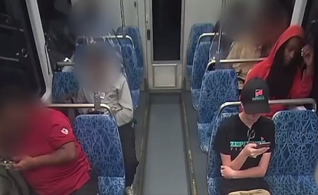 Revelan audios del 911 tras ataque a refugiada ucraniana en tren de Charlotte: "Creo que la apuñalaron en el cuello, no tiene pulso"