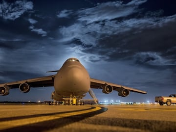 Coronavirus. Aerolínea suspende vuelos; ofrece aeronaves para uso humanitario