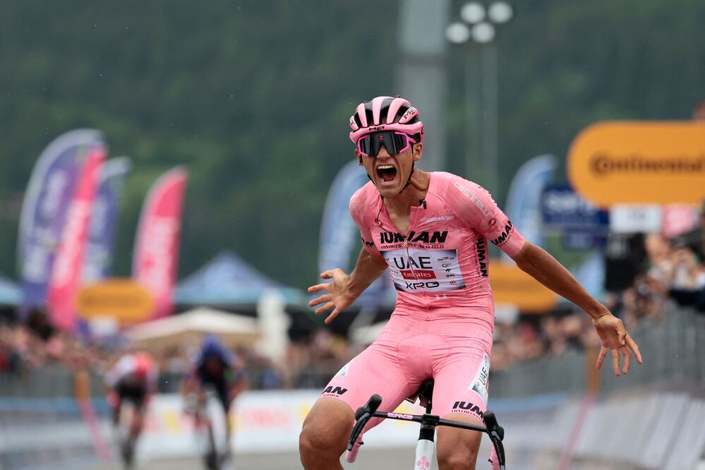 Orgullo mexicano: Del Toro brilla en el Giro de Italia, “no tengo nada que perder”. (Photo by Luca Bettini / AFP)