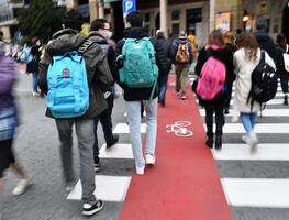 Biden destina a escuelas 10 millones de pruebas para Covid