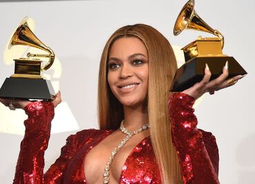 Beyoncé presume curvas de ‘impacto’ con looks deportivos en sesión