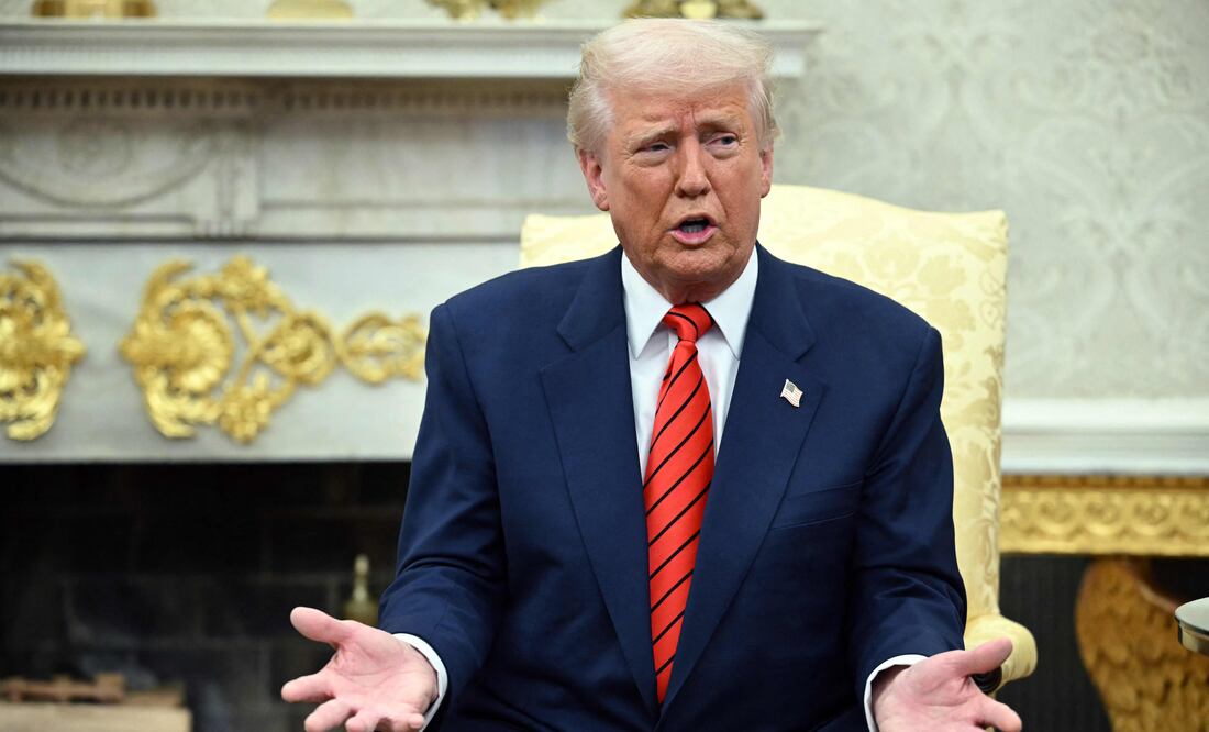 Trump tacha de “ridícula” nueva regla de la NFL y dice que hace el futbol americano “afeminado” (Photo by Mandel NGAN / AFP)