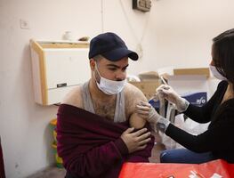 Covid. Moderna dice que su vacuna protege contra variante Delta y otras cepas