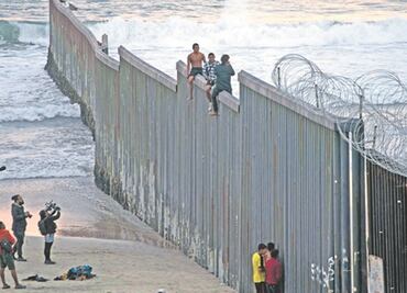 Trump acelera construcción del muro fronterizo