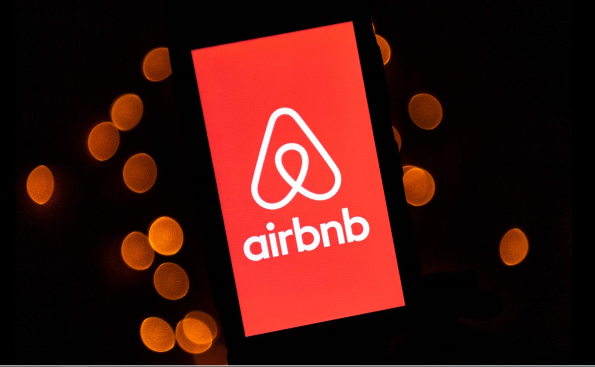 Anuncios falsos en Airbnb; eliminan 59,000 ofertas para proteger a usuarios. AFP