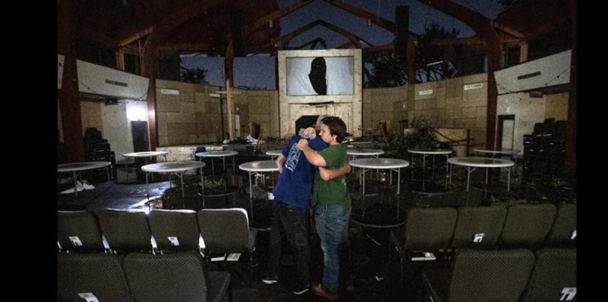El tornado que sorprendió a Dallas y dañó varios edificios