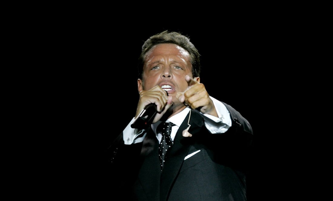 Luis Miguel pospone conciertos de fin de año en Acapulco tras el huracán Otis Foto: AP