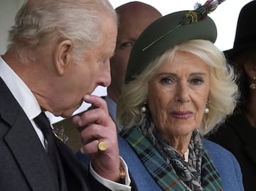 El cáncer y la soledad marcan los días del rey Carlos; Camila vacaciona sin él en yate millonario