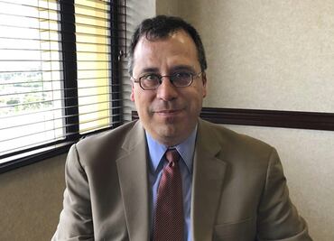 Renuncia titular del Servicio de Ciudadanía e Inmigración de EU