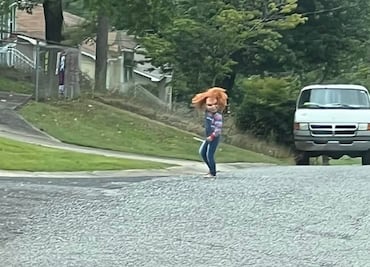 Niño se adelanta a Halloween y aterroriza Alabama con disfraz de ‘Chucky’
