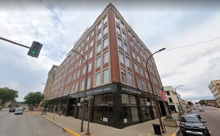 Hombre irrumpe en banco de Iowa para robar gel antibacterial