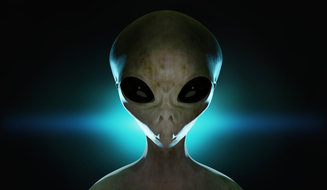 Investigadores de la Universidad de Harvard dicen que los extraterrestres “caminan entre nosotros”. Foto: iStock/vchal