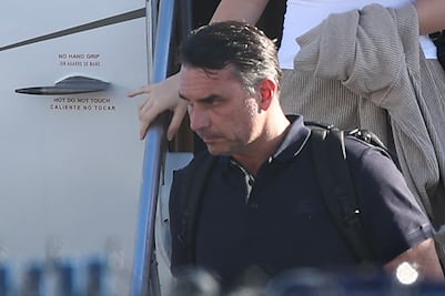 ¿Ayudó Milei a Flávio Bolsonaro a salir de Brasil? Esto se sabe del operativo