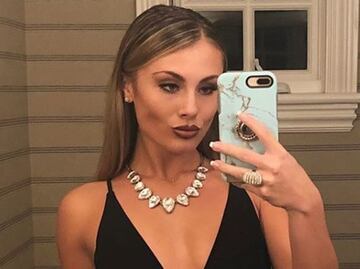 Novia de Luis Miguel presume figura con atuendo deportivo