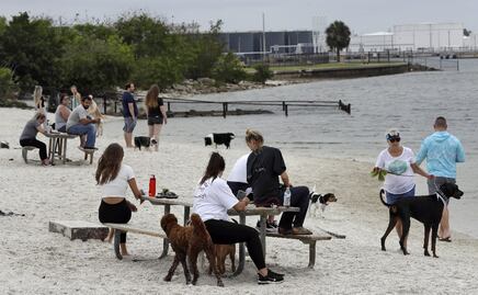 Covid-19. Pese al alza de contagios en Florida, muchos viajan por "Memorial Day"
