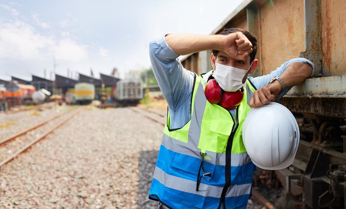 Ley en Texas elimina pausas para que trabajadores tomen agua en construcción en medio de ola de calor peligrosa.
Foto iStock / JuYochi