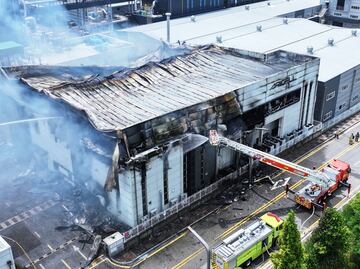 22 fallecidos por incendio masivo en fábrica de baterías de litio en Corea