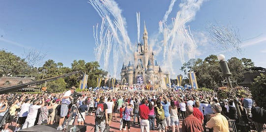 Muere hombre tras derrumbarse en carrera de Walt Disney World
