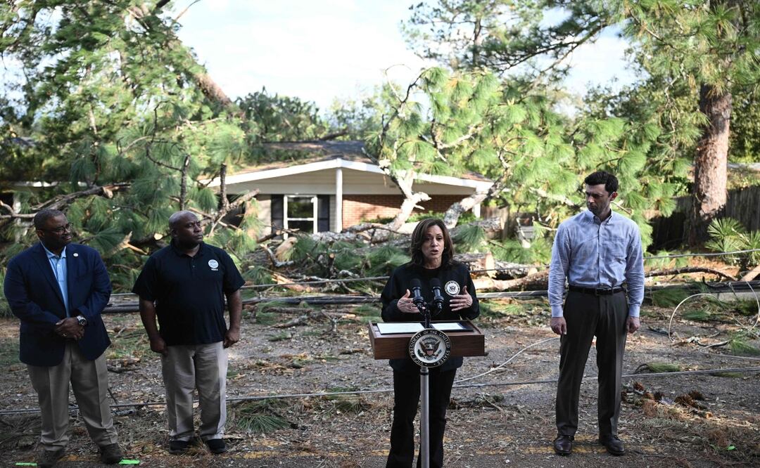 Harris y Biden visitan sureste de EU para evaluar daños del huracán Helene. Foto: AFP