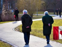 El programa para emigrar a Canadá como cuidador de adultos mayores