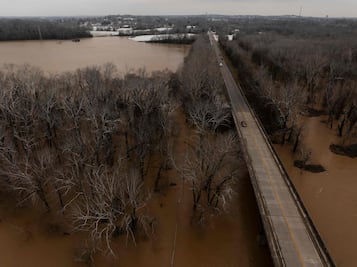 Tormenta deja 11 fallecidos en Kentucky y más de mil rescatados tras intensas lluvias