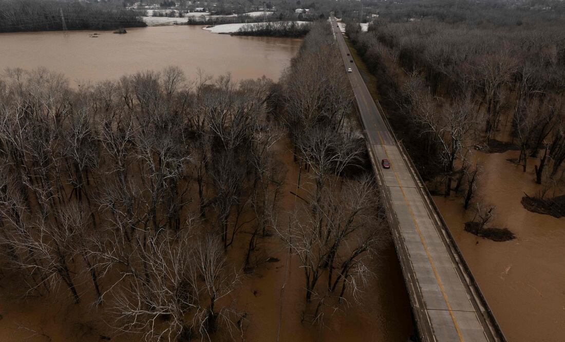 Tormenta deja 11 fallecidos en Kentucky y más de mil  rescatados tras intensas lluvias (Photo by Brett Carlsen / GETTY IMAGES NORTH AMERICA / Getty Images via AFP)