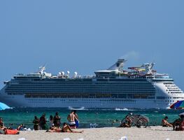 Estados Unidos pide evitar viajes en crucero, incluso a vacunados