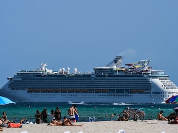 Estados Unidos pide evitar viajes en crucero, incluso a vacunados