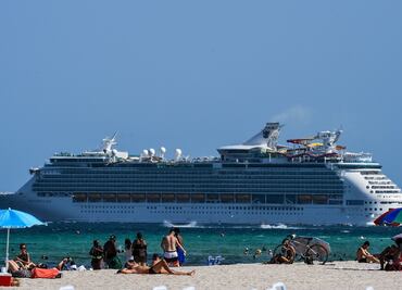 Estados Unidos pide evitar viajes en crucero, incluso a vacunados