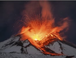 Volcán Etna vuelve a activarse tras 250 "minierupciones" en los últimos diez días