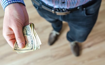 ¿Cómo solicitar el beneficio de desempleo de $400 dólares?