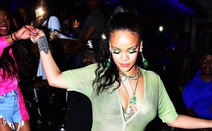 Rihanna presume 'bikini body' con sesión de fotos en Instagram