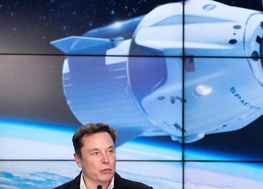 Elon Musk en problemas: la NASA duda del cumplimiento de SpaceX en para misión lunar y busca otras empresas