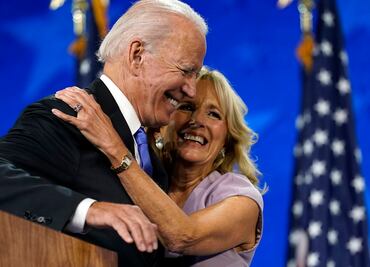 Jill Biden envía unos corazones en señal de apoyo a Biden tras anunciar su salida