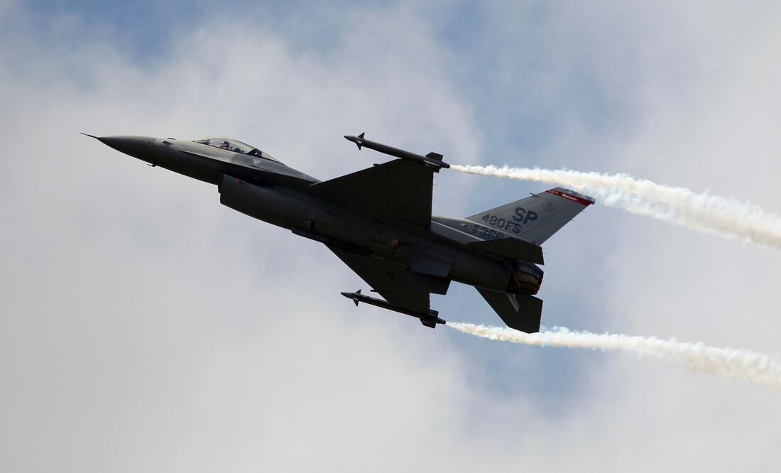 Aviones F-16 que sobrevolaron Washington (AP Photo/Francois Mori, File)