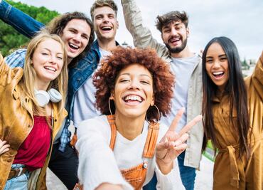 Sonreír más reduce el riesgo de padecer un derrame cerebral: estudio