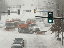 Gélida ola de frío provoca cancelaciones de vuelos y eventos deportivos en Estados Unidos