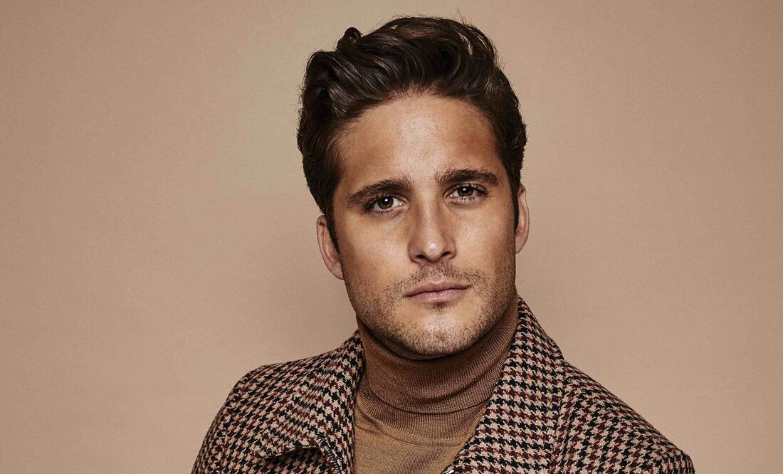 Diego Boneta habla sobre sus actuaciones en 'Luis Miguel la serie' y 'At Midnight'.