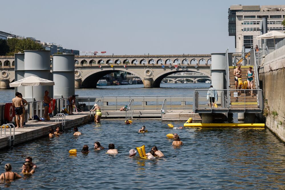 Francia alcanza los 40 °C en plena tercera ola de calor: 83 departamentos están en alerta. EFE/EPA/MOHAMMED BADRA