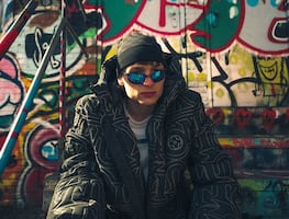 "Todos los artistas me llaman para hacer corridos". Peso Pluma habla de su éxito en los corridos ‘bélicos’